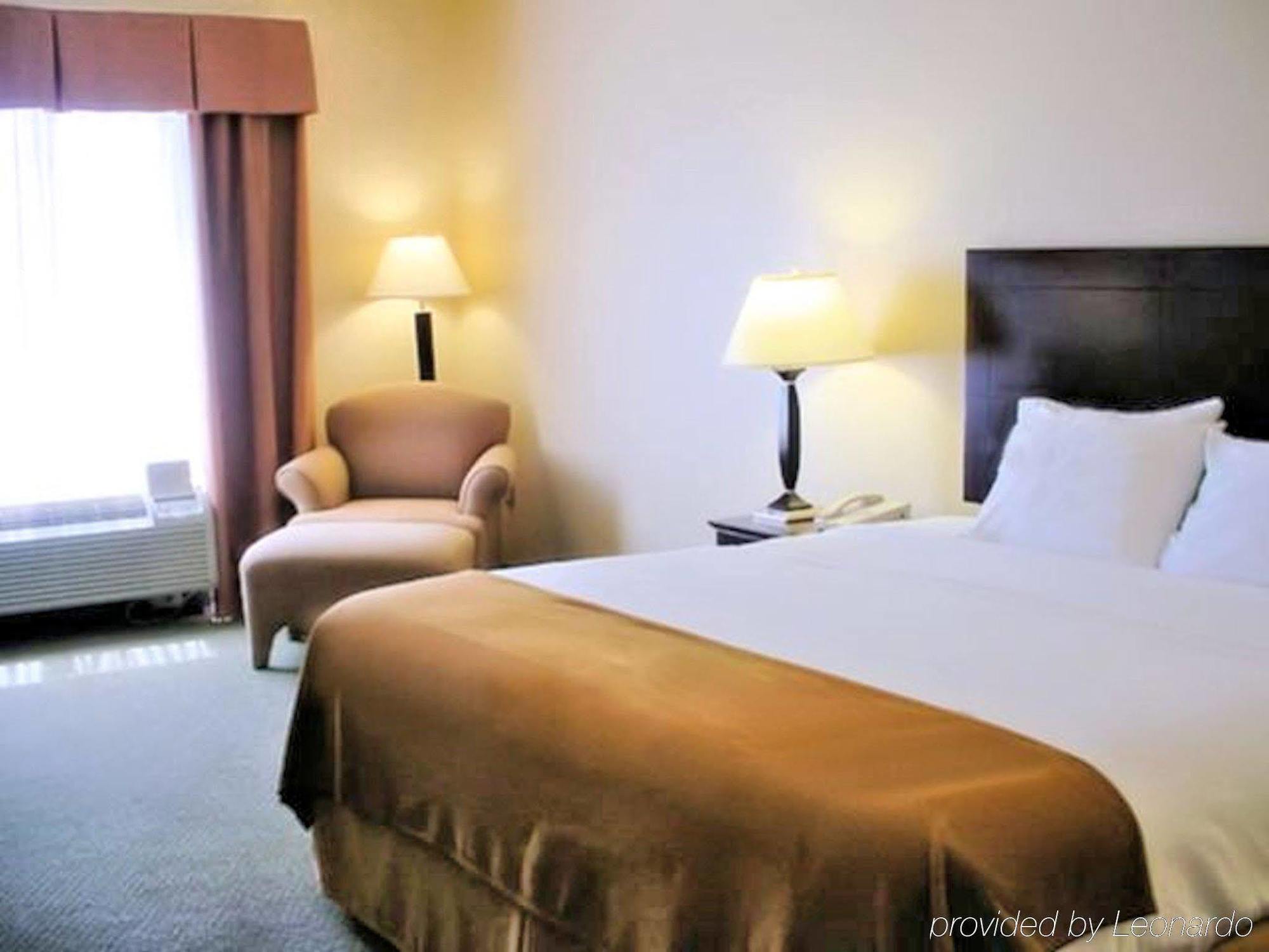 Holiday Inn Express Hotel & Suites Athens By Ihg מראה חיצוני תמונה