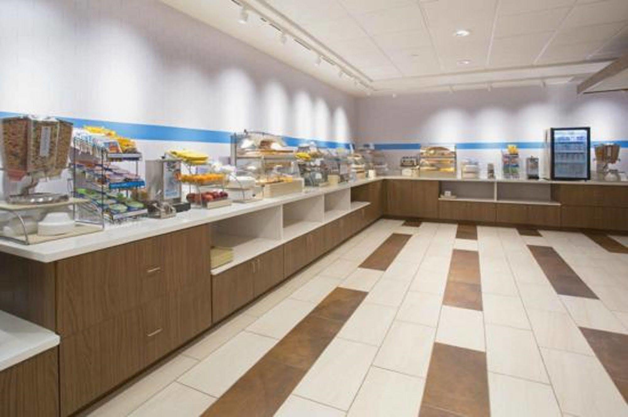 Holiday Inn Express Hotel & Suites Athens By Ihg מראה חיצוני תמונה